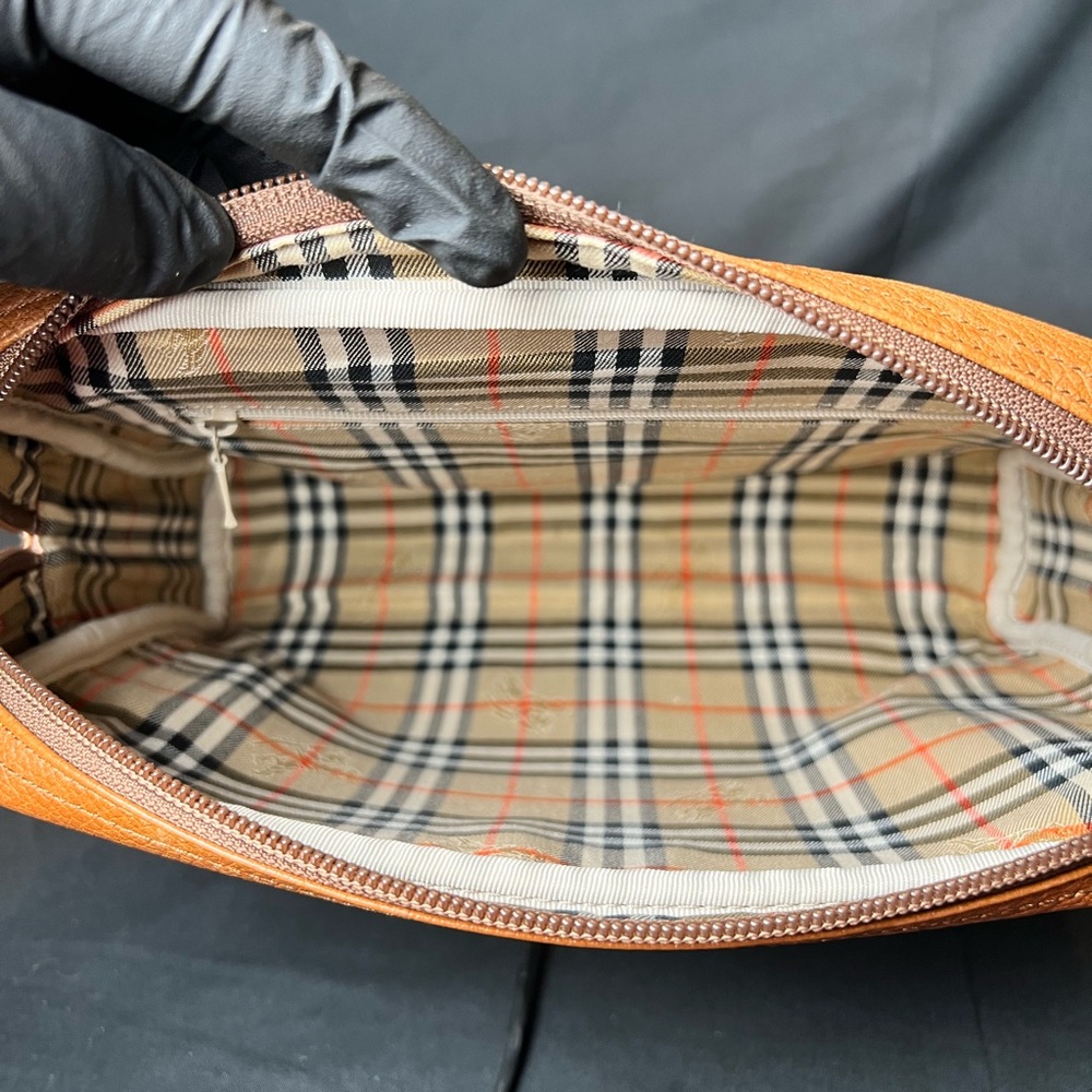 Burberry Burberrys Unisex Leather Pouch Haymarket Nova Check Interior A67 - Picture 7 of 11